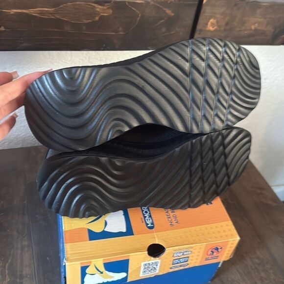 Skechers Men's Squad Chaos-Tough Walk Hands Free Slip-ins Sneaker Sz-9 Mens - Picture 9 of 14